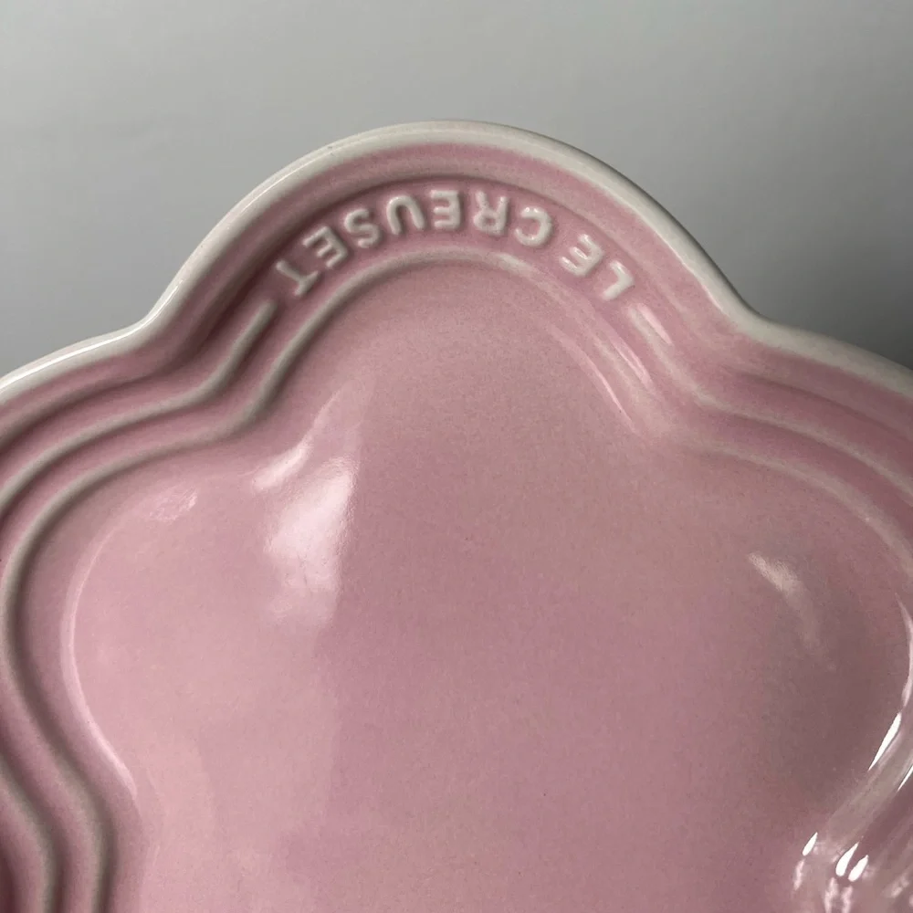 Le Creuset Stoneware Flower Petal Scalloped Trinket Dish Plate Tray